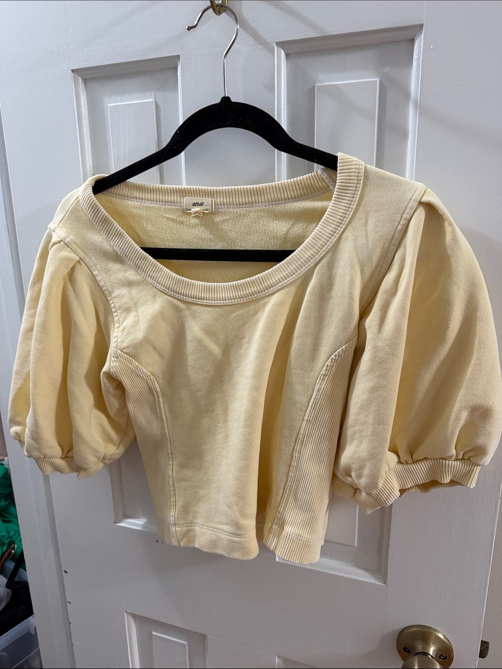 aerie Pale Yellow Puff-Sleeve Scoop Neck Crop Top